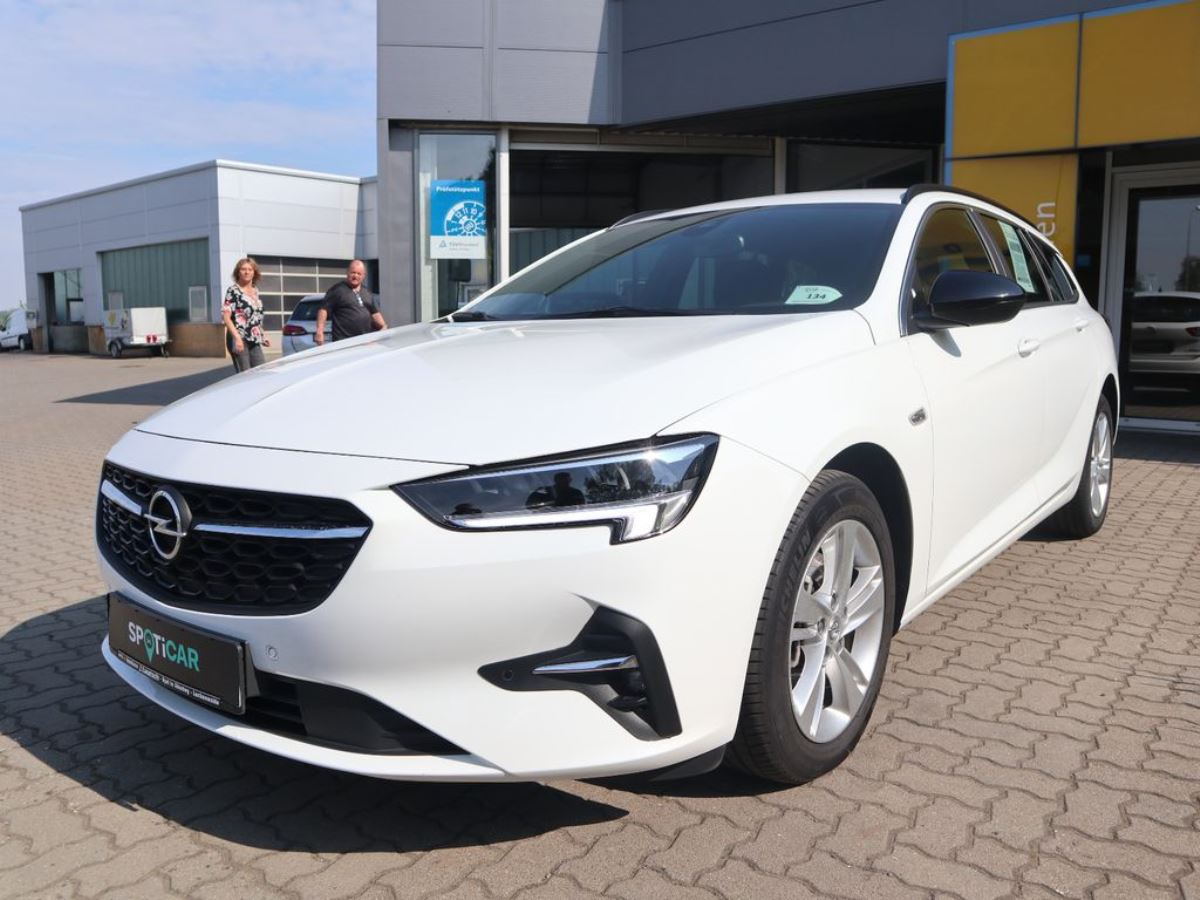 Opel Insignia 1.5D Edition LED   - 29,500 EURO    